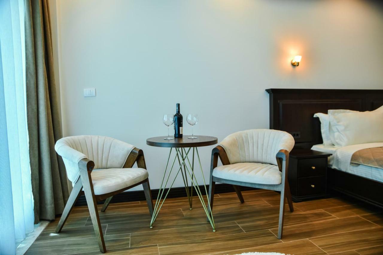 Hotel Padam &
