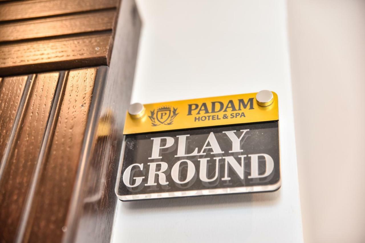 Hotel Padam & 4*